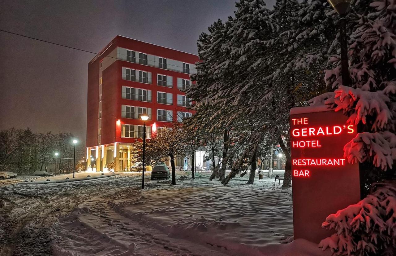 The Gerald'S Hotel Radauti Ngoại thất bức ảnh