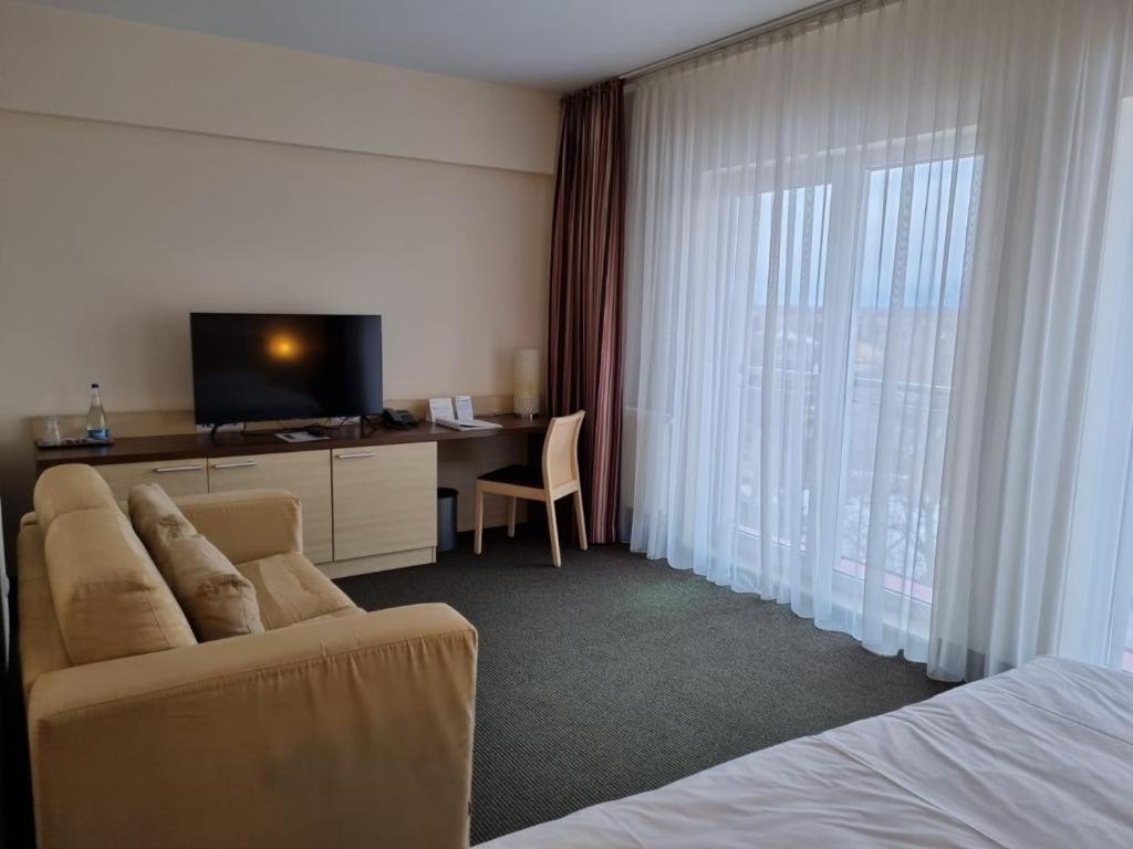 The Gerald'S Hotel Radauti Ngoại thất bức ảnh