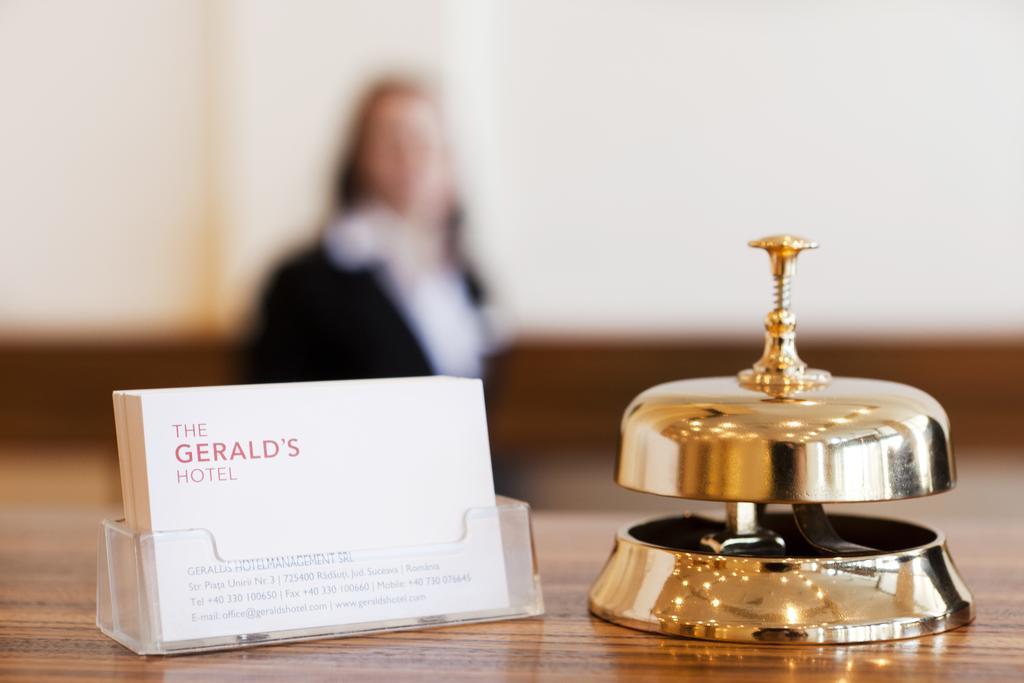 The Gerald'S Hotel Radauti Ngoại thất bức ảnh
