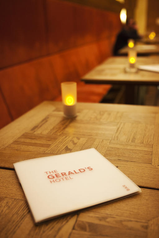 The Gerald'S Hotel Radauti Ngoại thất bức ảnh