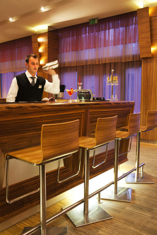 The Gerald'S Hotel Radauti Ngoại thất bức ảnh